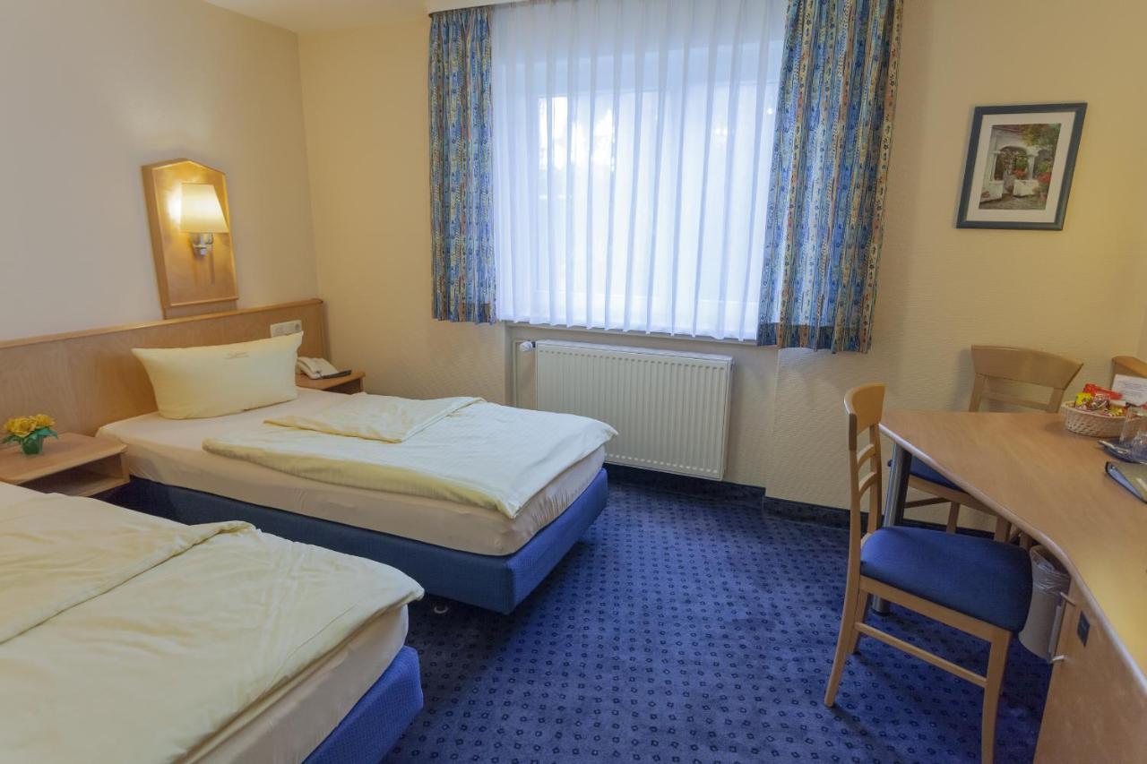 Hotel Sauer Garni นอยอีเซินบวร์ก ภายนอก รูปภาพ