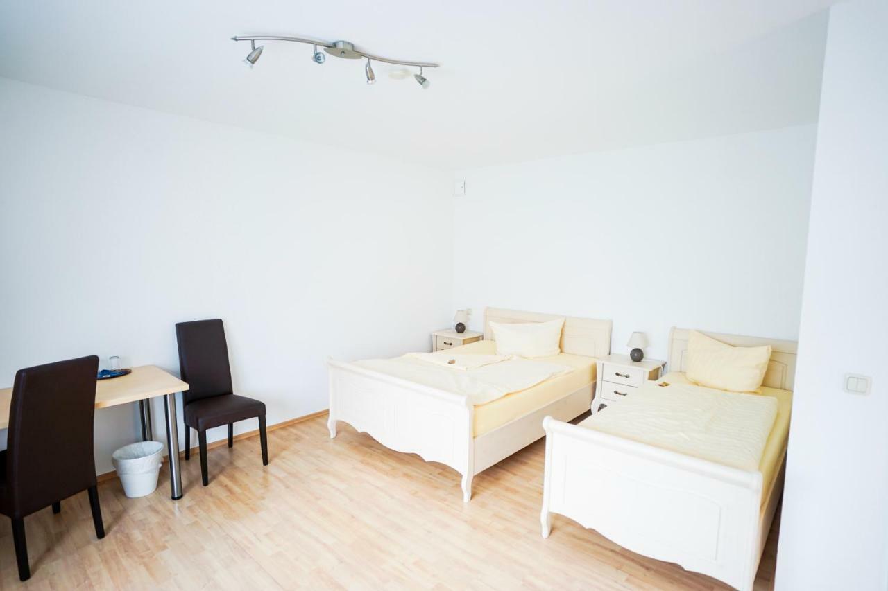 Hotel Sauer Garni นอยอีเซินบวร์ก ภายนอก รูปภาพ