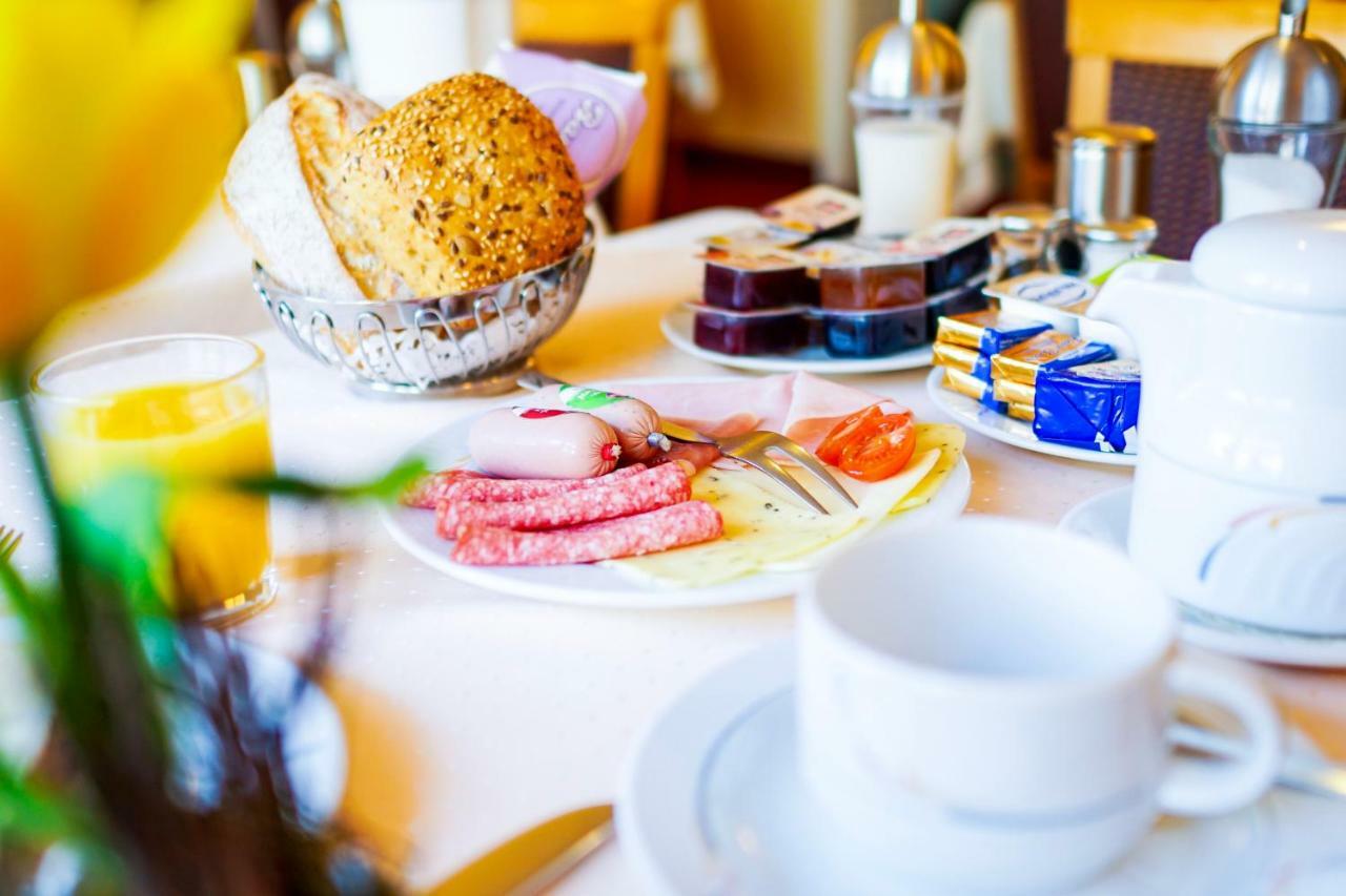 Hotel Sauer Garni นอยอีเซินบวร์ก ภายนอก รูปภาพ