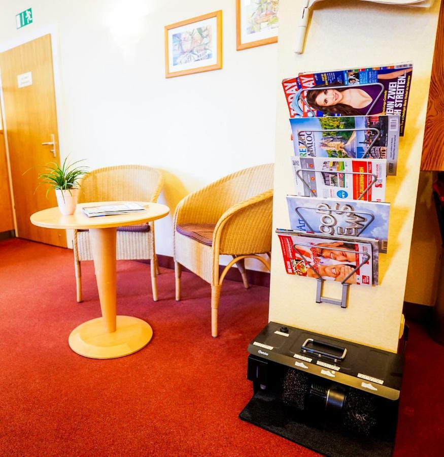 Hotel Sauer Garni นอยอีเซินบวร์ก ภายนอก รูปภาพ
